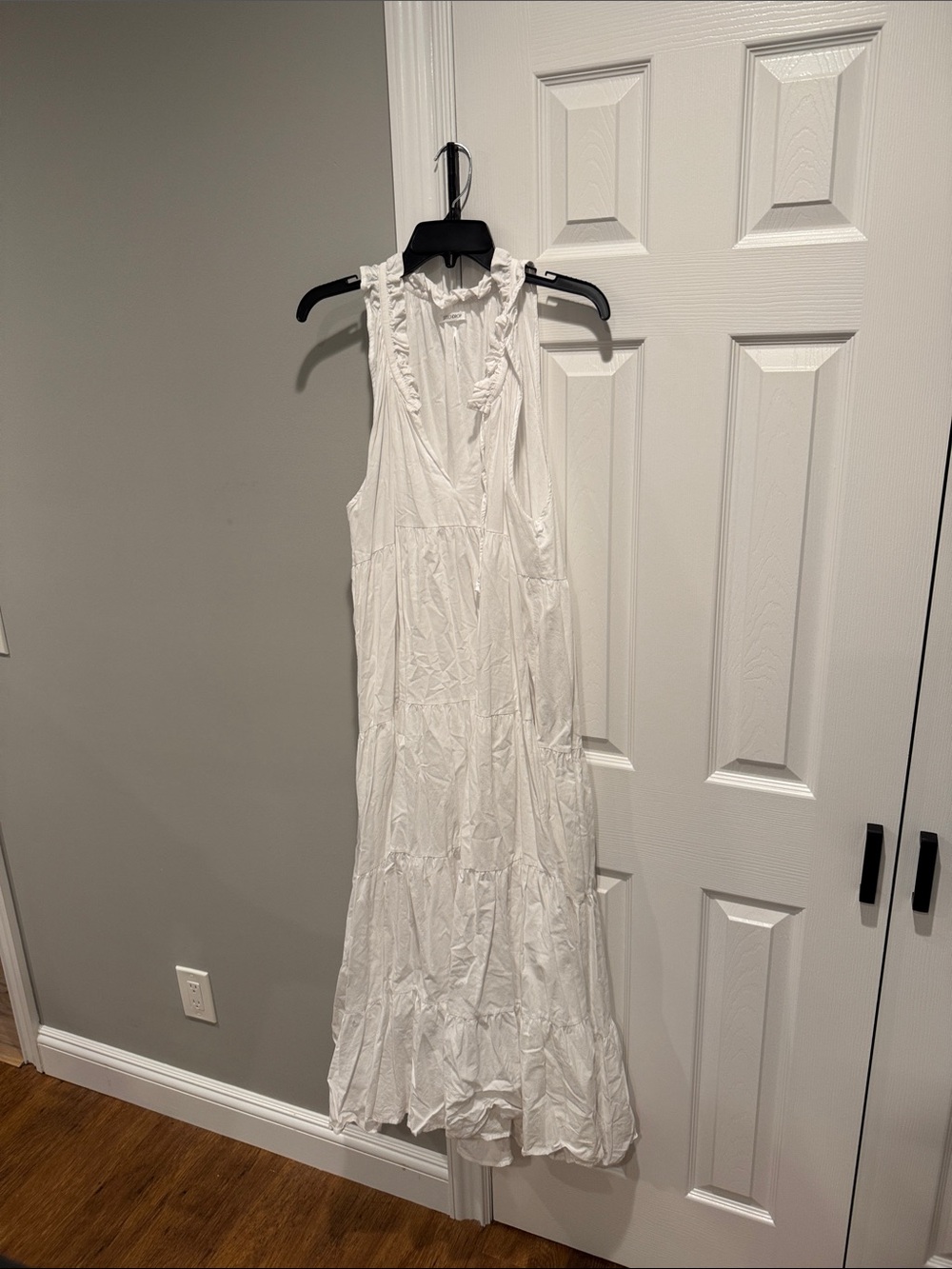 White Ruffled Sleeveless Maxi/midi Dress